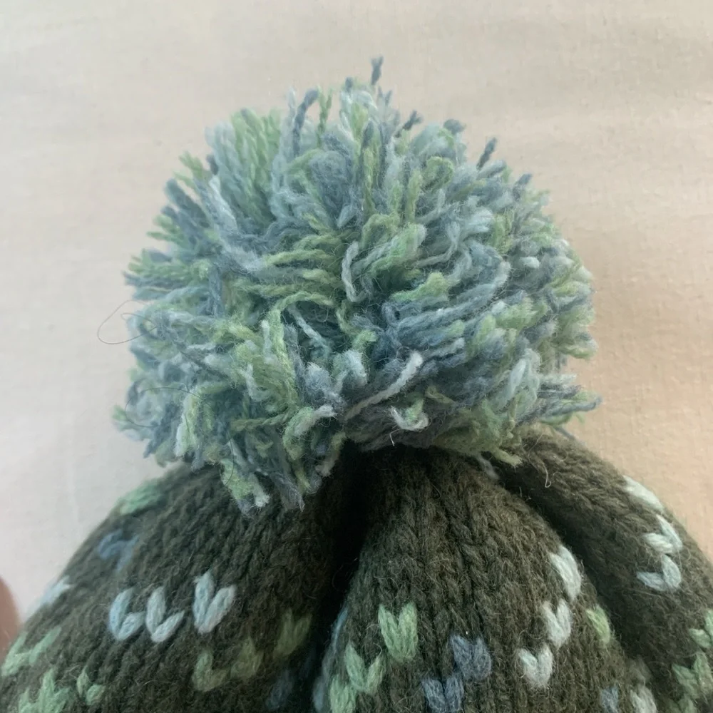 Patagonia Fair Isle Wool Pom Beanie | Winter Ski Nordic Hat - Picture 3 of 4